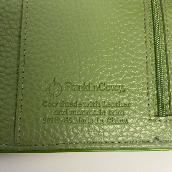 Vintage Green 6 ring Planner Binder by Franklin Covey - Picture 6 of 10